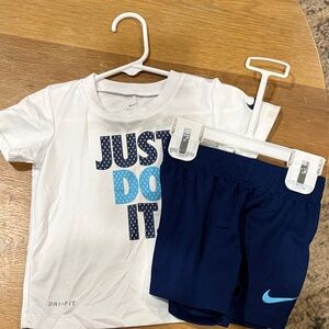 Nike White and Navy Kids Dri-FIT Set 18 months new never worn